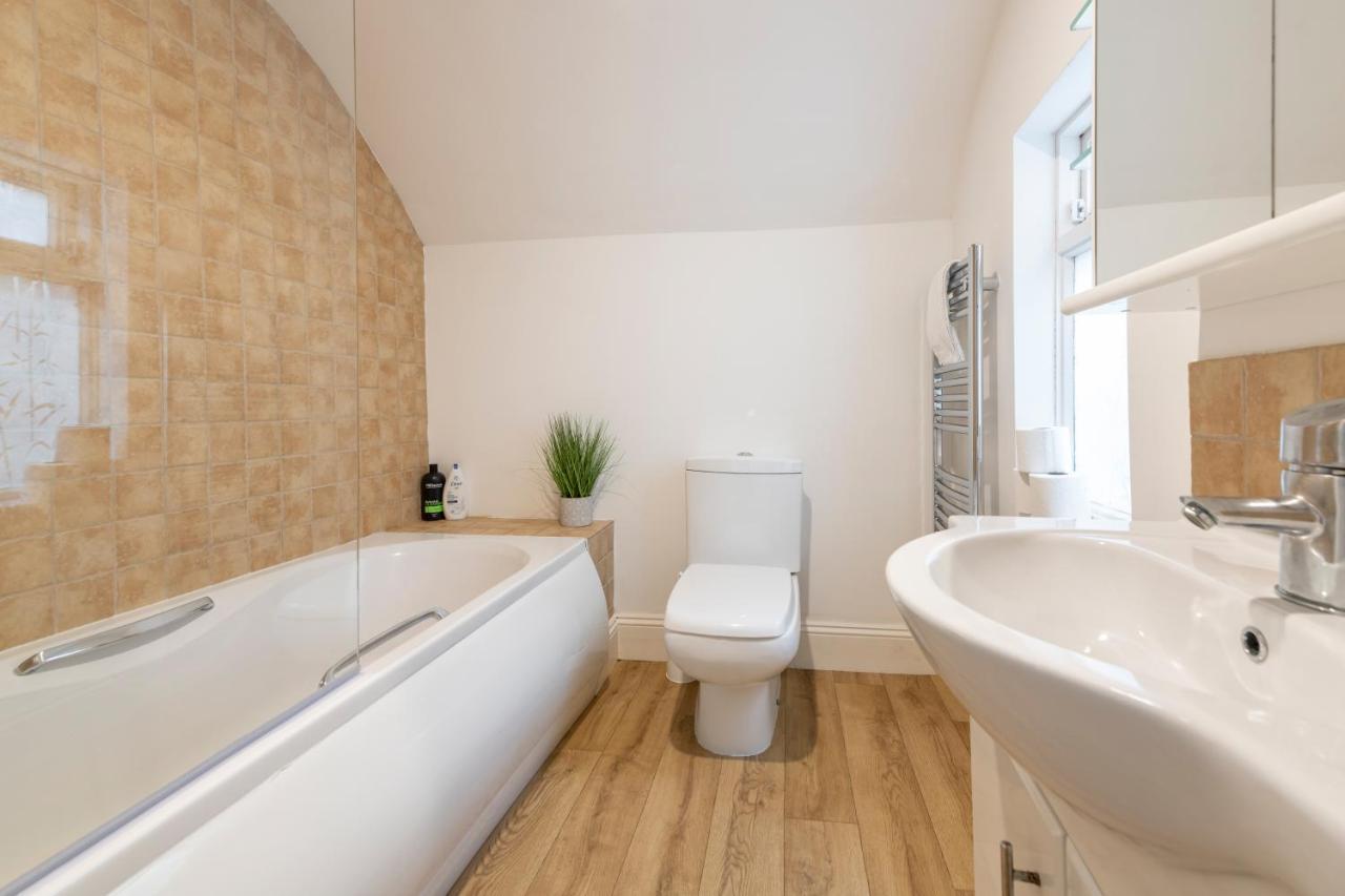 Georgian 2 Bed Apartment With 3 Bathrooms And Parking Exterior foto